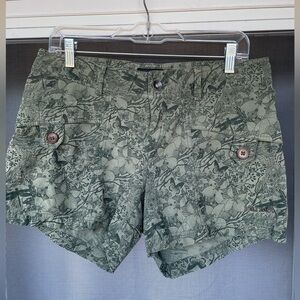 Marmot dragonfly butterfly print shorts Large 10